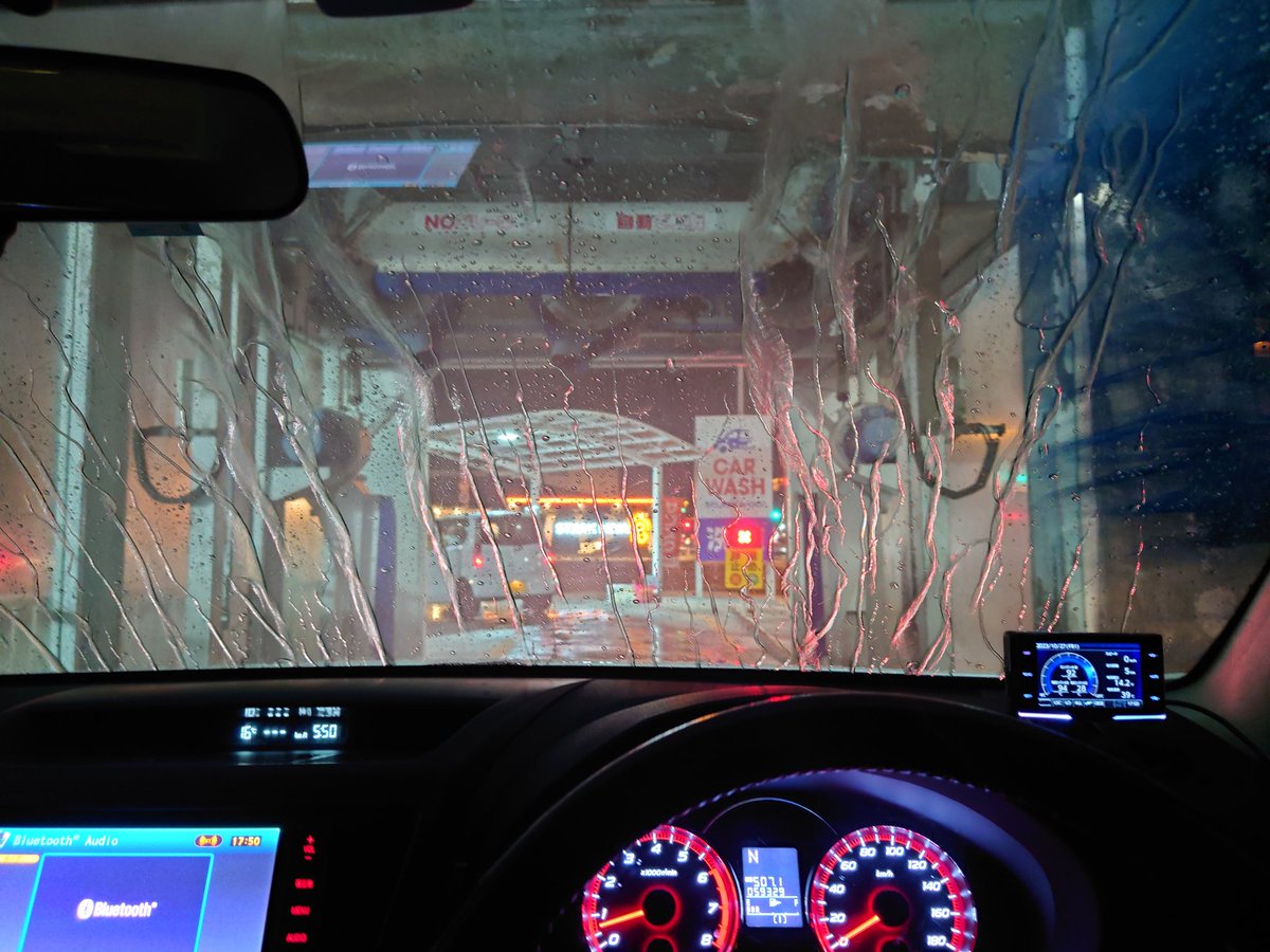 nack_fz's tweet photo. 週末なので車洗ってる #splashngo https://t.co/pKn0xHKb21