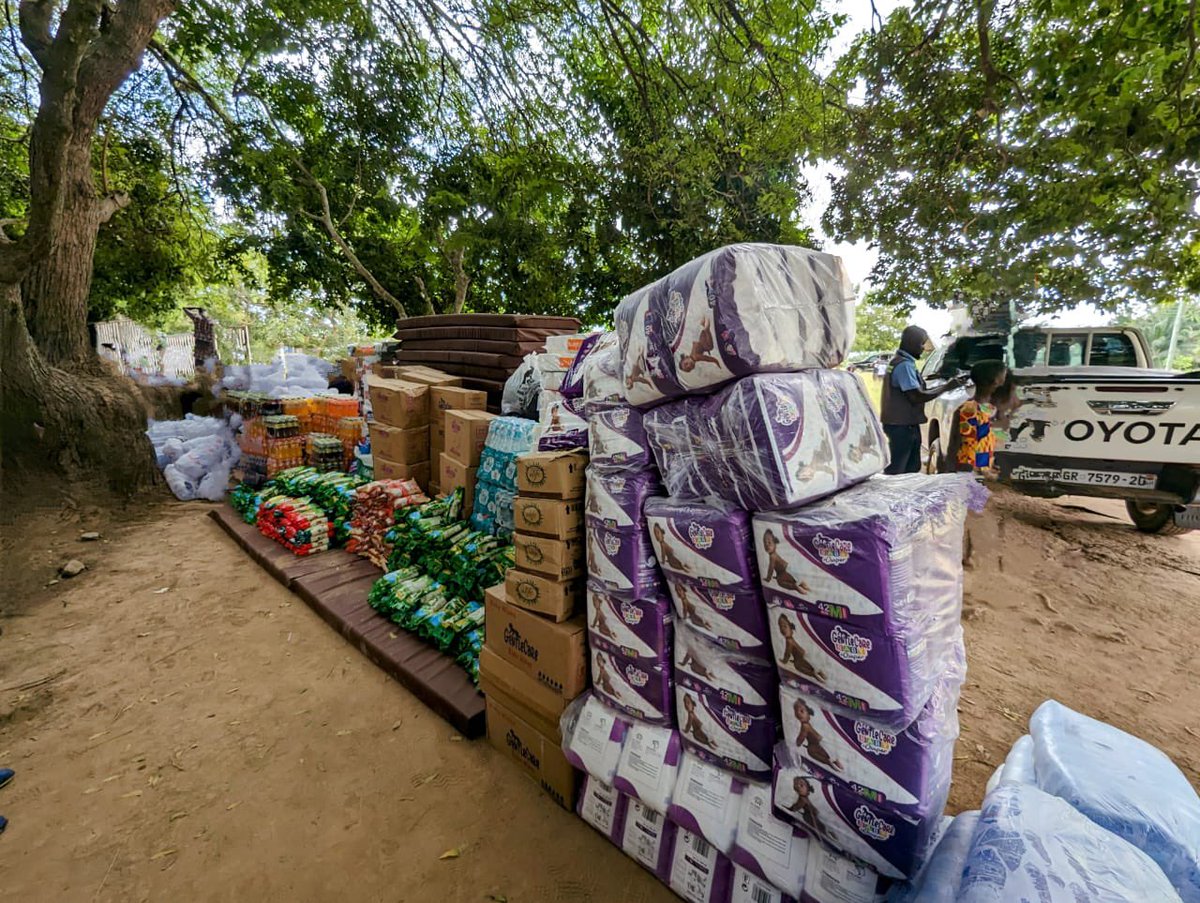 S_OkudzetoAblak's tweet photo. Prophet Daniel Amoateng and your Power of Worship International congregants — thank you for exhibiting Christ’s love for humanity. 

We are also grateful for your pledge to support our resettlement housing initiative. 

Ghanaians are very good people. 

God bless you all. 🙏🏾 https://t.co/WGc2dtewRP