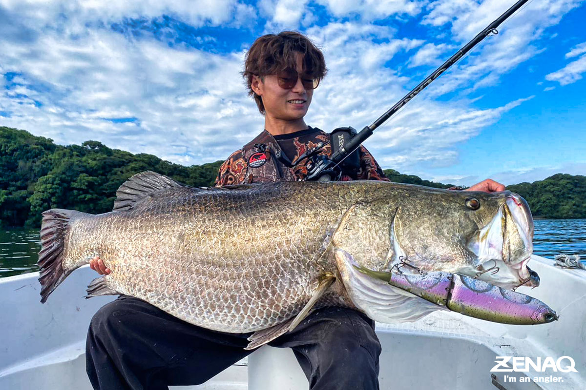 ZENAQ on X: GLANZ Precisely control super-heavy lures for Gigantic game.   - - Angler: Jin Matsuda Rod: GLANZ B80-25X - - ©  ZENAQ CO., LTD. #ZENAQ #fishing #ゼナック #釣り  /