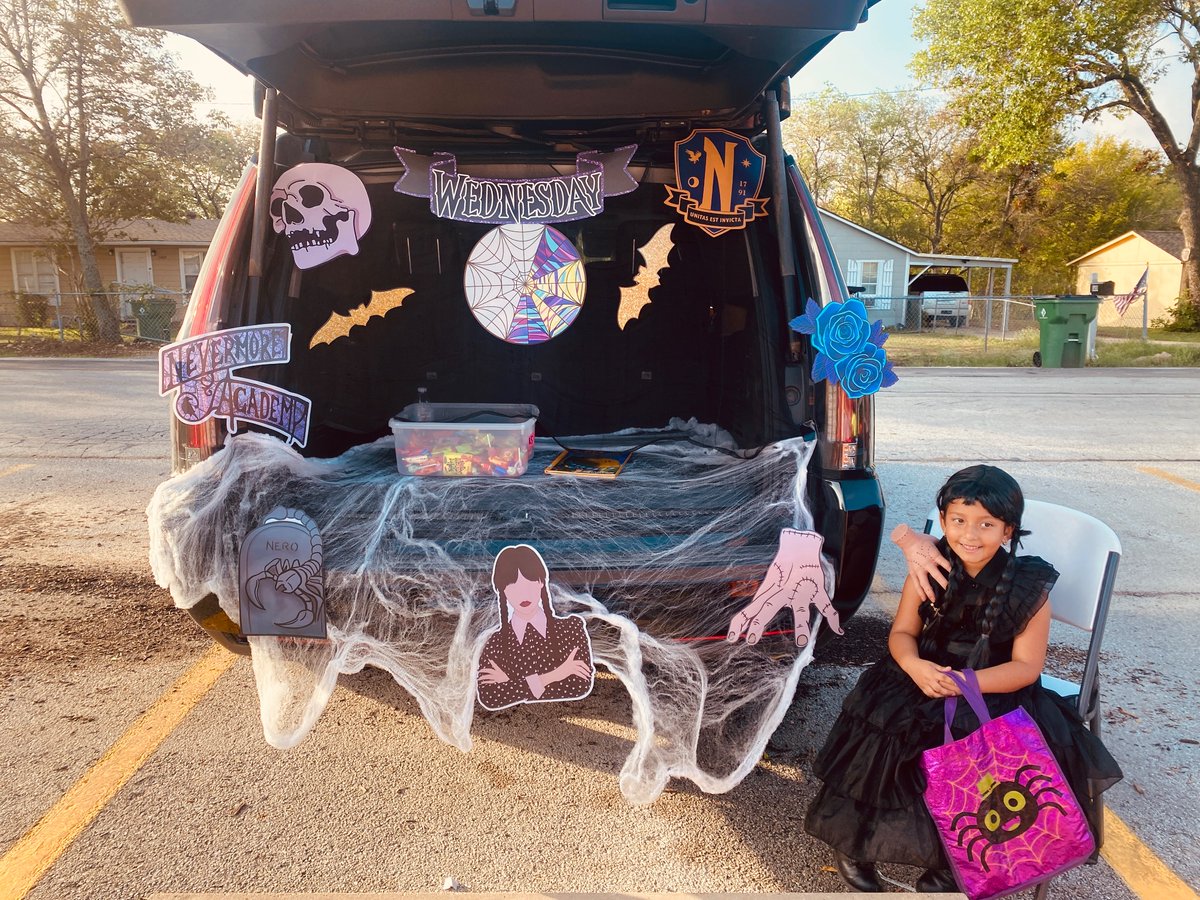 My first trunk-n-read! So many spooky stories and fun! Especially grateful for parents and district and community leaders who take the time to come read to our kids! ❤️🎃👻  #JoyJames #CastleberryISD