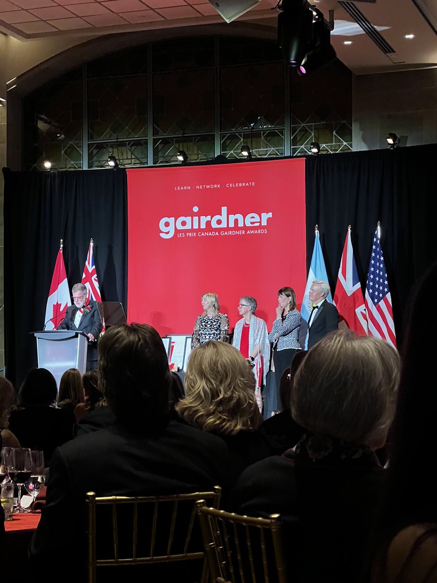 Inspirational evening @GairdnerAwards where game-changing, life-saving research and innovation was the ✨star✨of the show! Congratulations to this year’s phenomenal set of laureates, and thank you for investing your careers into such important work. 🥂🧬 @GenomeCanada