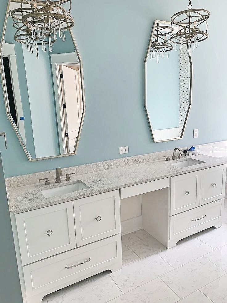 Add some sparkle to your bathroom with our cabinet hardware ✨

Visit our showrooms today to make your selections!
Conroe, TX
Austin, TX
San Antonio, TX
decorbuildershardware.com

#FridayFeeling #FridayVibes #Hardware
