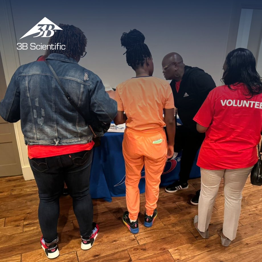 3bscientific's tweet photo. [#3BScientific Insights] Community event in Atlanta with junior league of Dekalb county.
Dr. Williams showed how to do #SelfBreastExams on our #simulator. https://t.co/VEuulawR9G