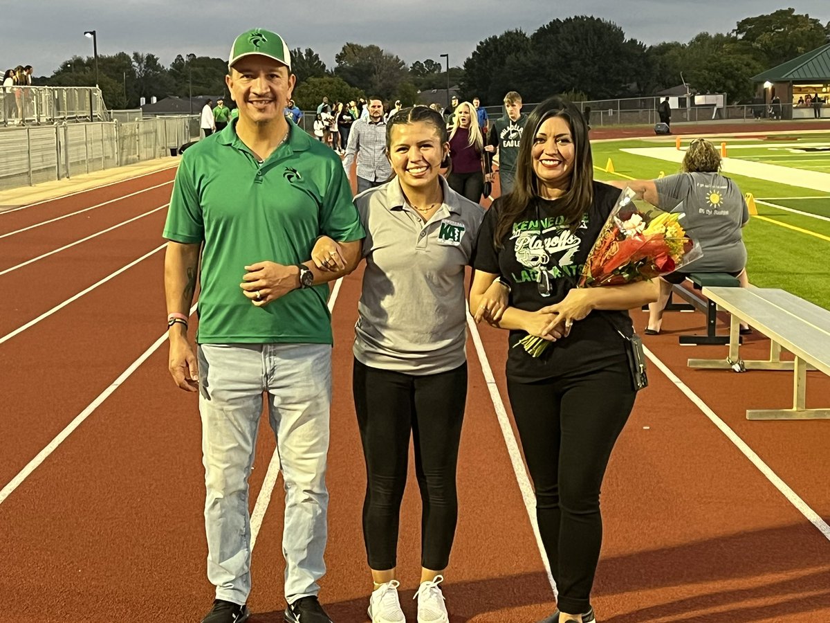 What an excellent senior night we had last night. Thank you to our 2023-24 senior student trainers for your effort and dedication to our sports medicine program. And thank you to their families for the support. <a href="/CoachRodoc/">David Rodocker, MS, LAT, ATC</a> <a href="/THEcoachj7/">Shannon Johnson</a>