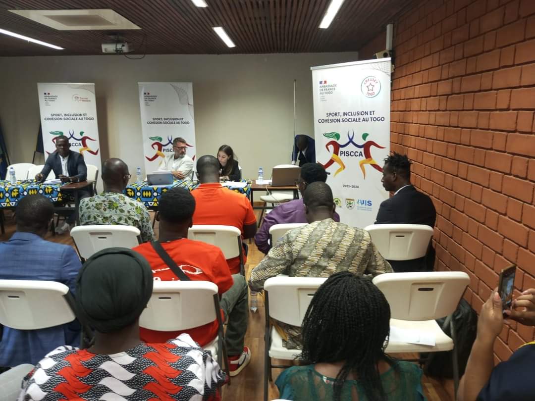 CreusetTOGO's tweet photo. Contribution de la société civile au renforcement de l’#INCLUSION et la #COHESION SOCIALE  à travers la pratique du #SPORT dans les préfectures de l’Oti et Oti Sud du #Togo» partenariat avec l'Association des Jeunes pour l’Insertion Sociale AJIS (MANGO) et l'Ambassade de France https://t.co/YtrydzdOSo