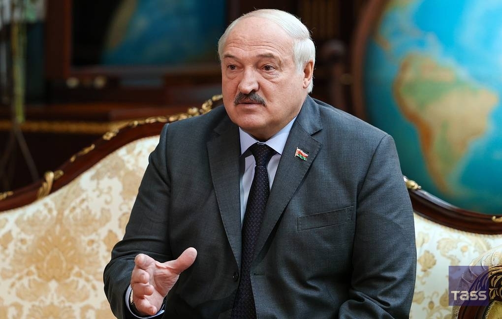 tassagency_en's tweet photo. Belarusian President Alexander Lukashenko called to immediately stop the hostilities in Ukraine and to hold negotiations "about land and about peace.":
https://t.co/eUFQOJsgvt https://t.co/MnTocJimLe