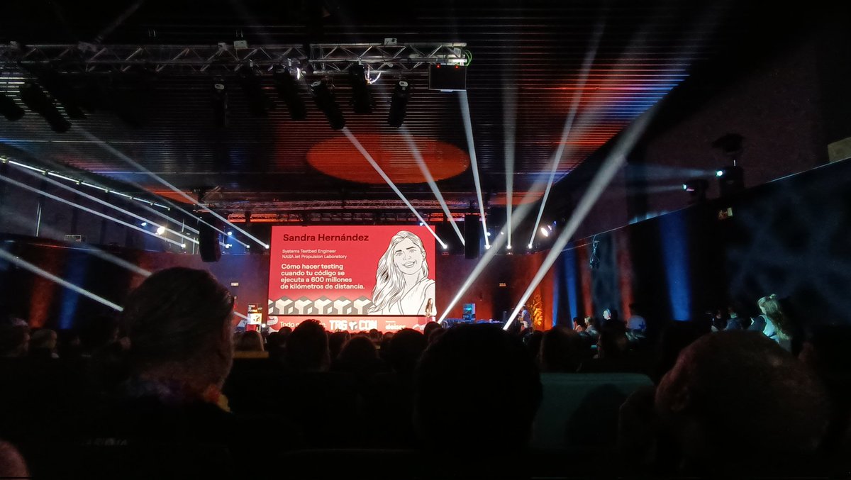 Flipando con Sandra Hernandez y su trabajo en NASA. Recordad: testing en producción no 😂 #TRG23