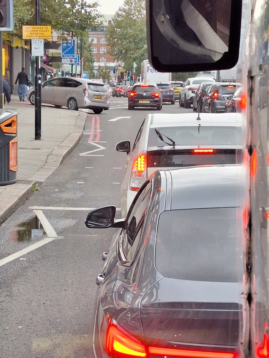 JulianHeather1's tweet photo. Streatham High Road, this afternoon, at 2.30pm - choc a bloc with traffic. And its half term, and not even rush hour ! I wonder what's causing it ? I don't suppose it could be anything to do with the newly-introduced #Streatham Wells #LTN covering all the roads east of High Rd ? https://t.co/Ph0IFuWvG3