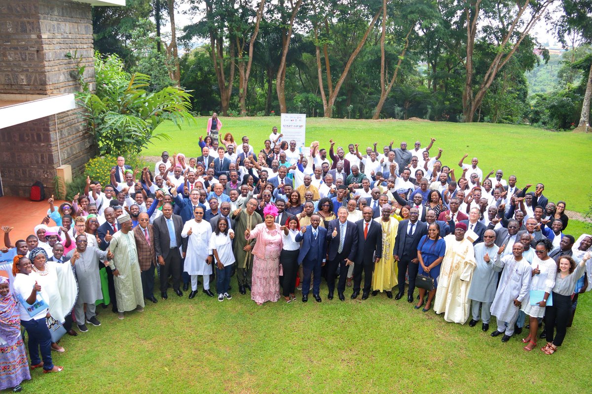 AUF_AfriqueCGL's tweet photo. 🤝 📸 C'est fait !  Les 100 Start-up bénéficiaires du projet "Start-up 237" ont été présentées ce matin à l'occasion de la cérémonie de lancement à la Résidence de France 🇨🇲🇨🇵. 
Les détails sur le projet ⤵️⤵️ 
https://t.co/WJaUrms2au

#100startup237  #Entrepreneuriat https://t.co/ouWwSyAvSB