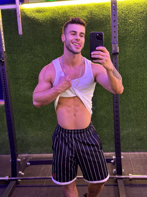 ???? https://t.co/7ktdEVD85a