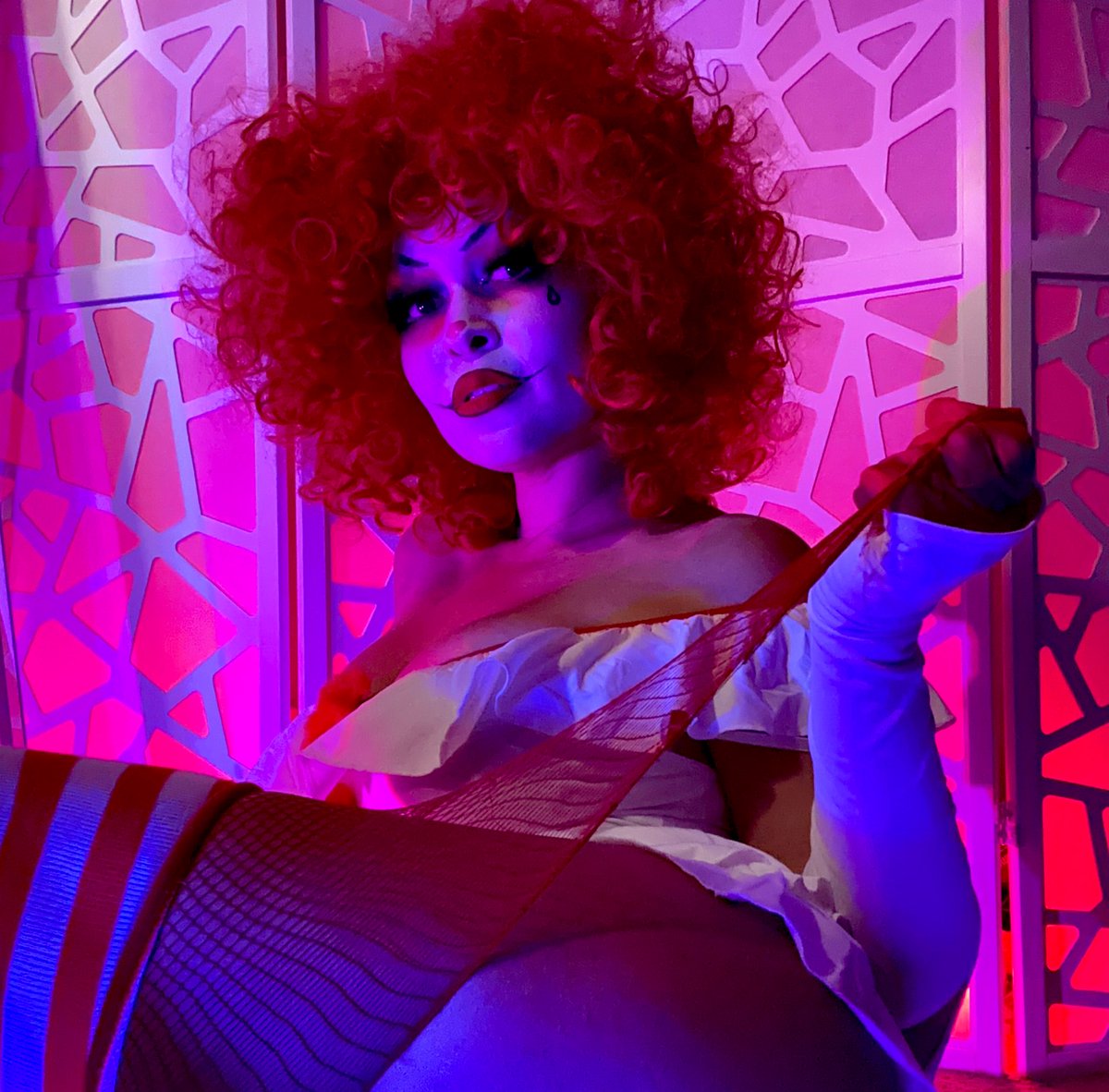 PinkSaltMoon2's tweet image. Come join the freakshow