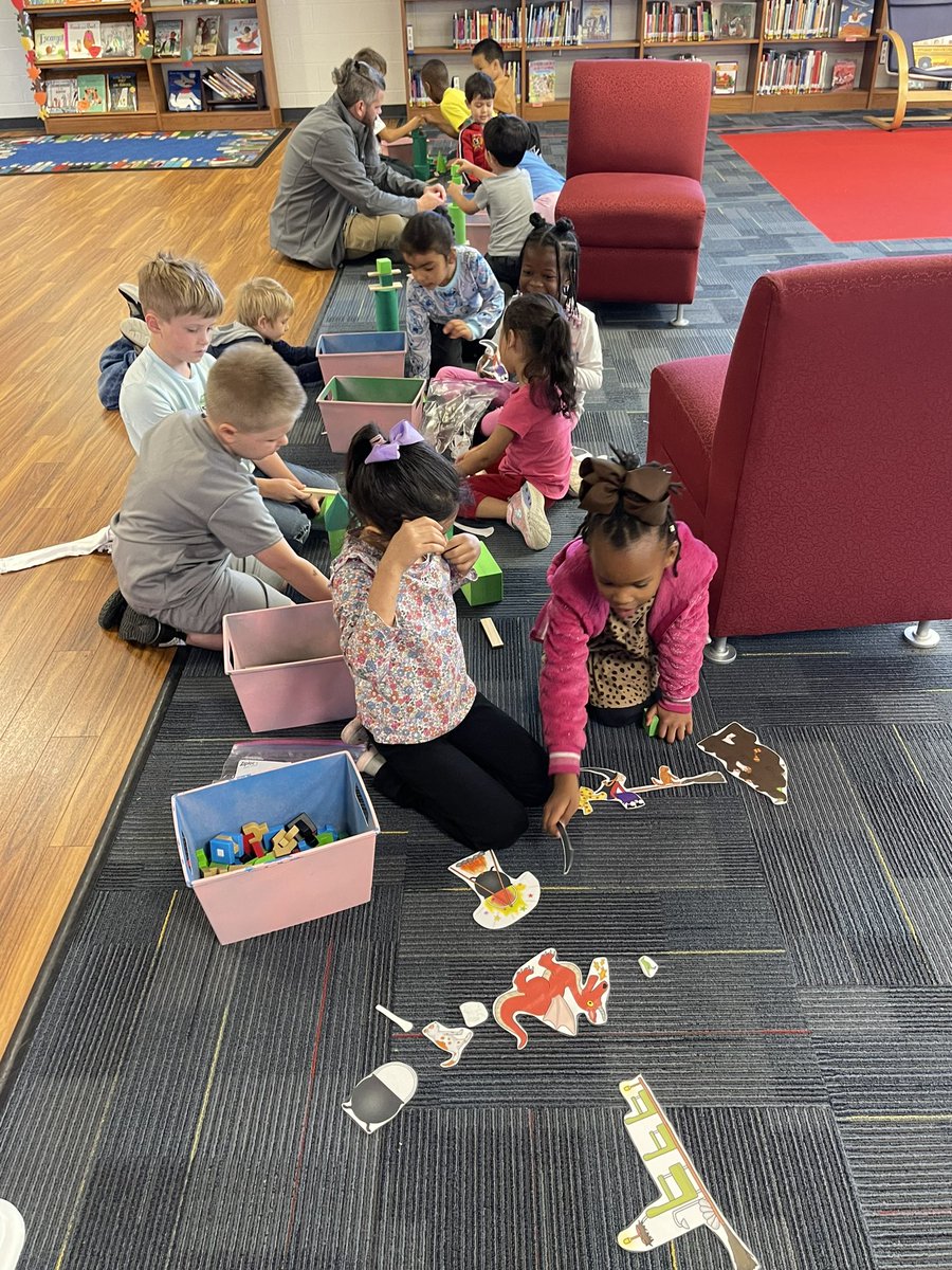 It’s been a @brookebrownTOTB and @Novel_Effect week in the SPS Library! Room on the Broom balancing and Boneapart building after read alouds with #soundeffects! Added in some retelling and building, too! Thanks for providing the fun! #huskiesinthelibrary