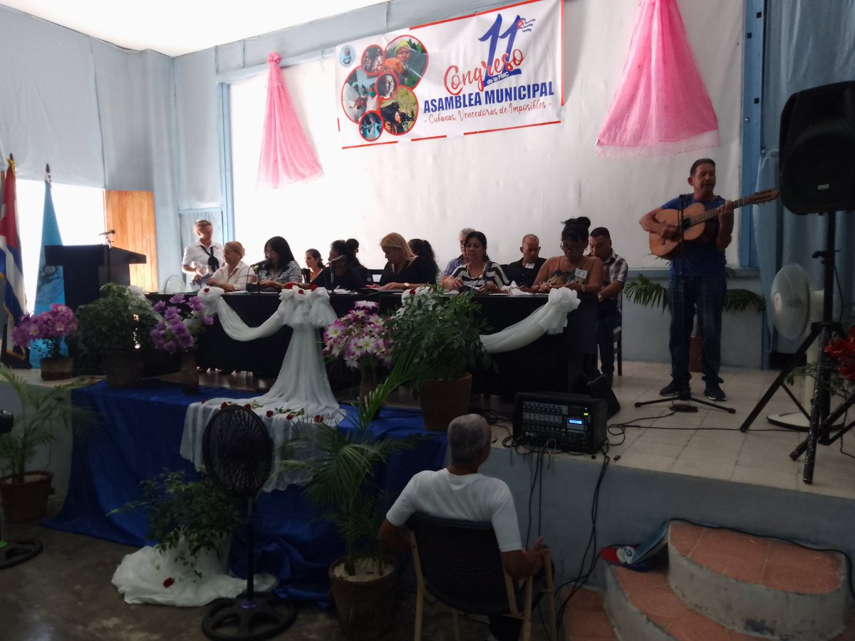 ACacocum's tweet photo. Sesiona ahora mismo en Cacocum Asamblea Municipal 11no Congreso de la FMC con el lema ¡Cubana, Vencedoras de Imposibles!. 

📝En desarrollo

#Cacocum #MujeresEnRevolución https://t.co/hyDWG455RQ