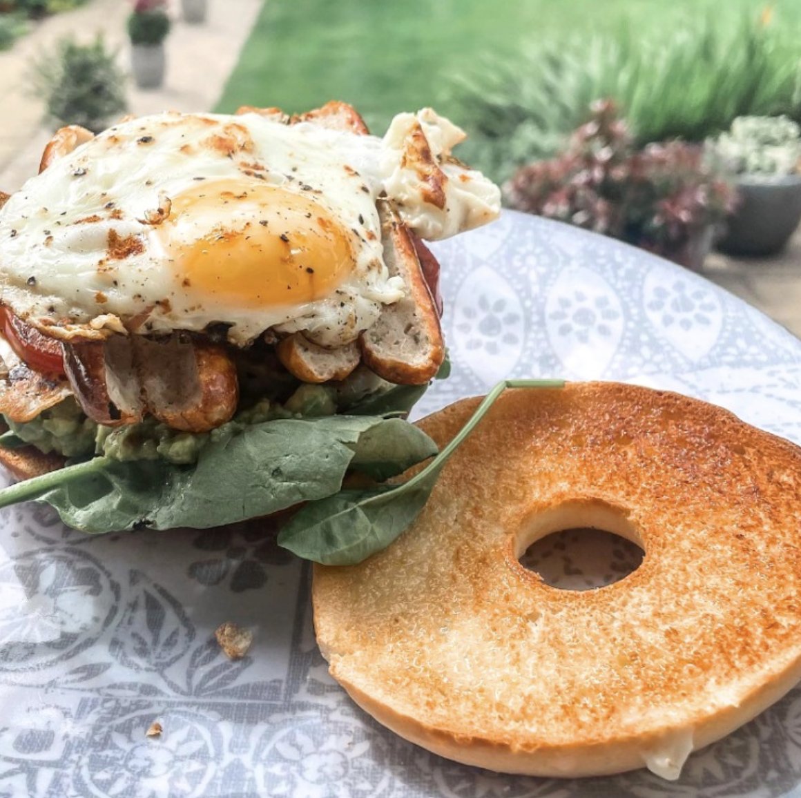 Check out that yellow yolker!

Perfectly placed on top of an Original bagel.

You're makin' us hungry instagram.com/georgiamayscoo…!

#NewYorkOrNothin #ToastofNewYork #NYBCO #NYC #NewYorkCity #NewYorkBagels