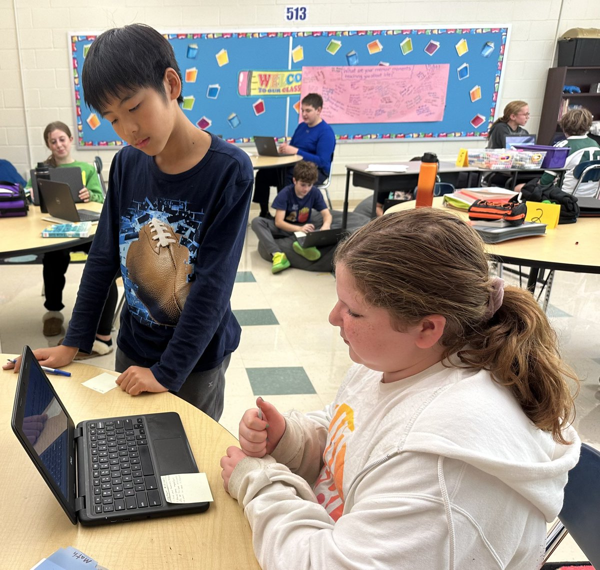 CVanDerWende's tweet photo. Prior to drafting memoirs, students analyze professional memoirists’ craft and share what they noticed and loved. 💙📚📝 @wyckoffschools @WPSEisenhower https://t.co/IUP1Dbikr2