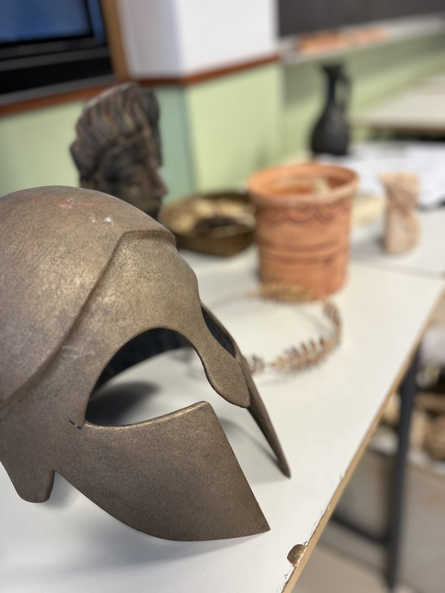 Conocemos el desarrollo de la escritura en las primeras civilizaciones con #arqueoinspirateca.
#notodoeshalloween #escritura #historia #lesrningbydoing #historia #losmayoresdelrosa #soydelrosa #micolemola #ceiprosaluxemburgo #aravaca #pozuelo