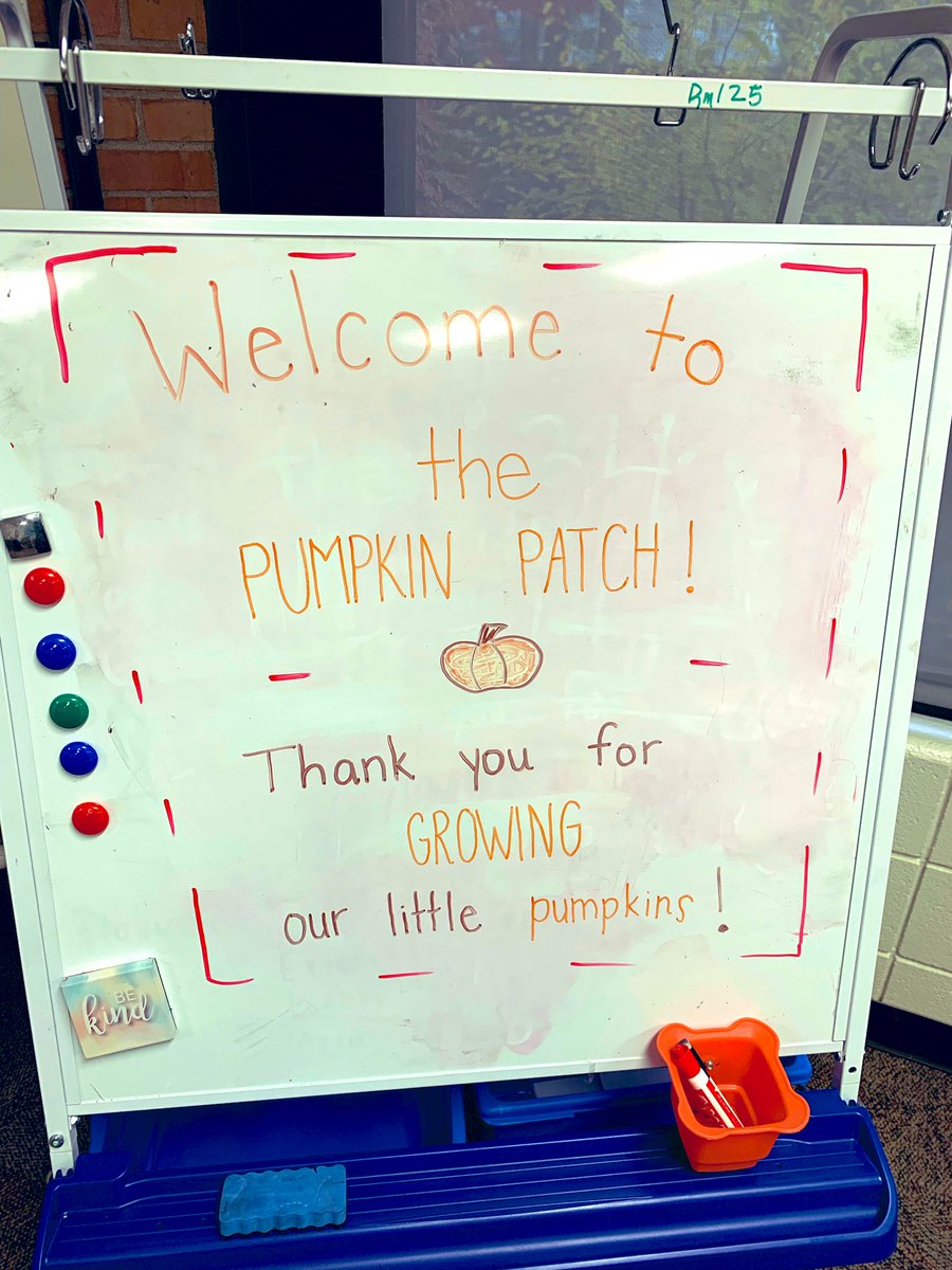 carlota_holder's tweet photo. So fun to celebrate our teachers hard work!

We created a pumpkin theme celebration for meeting our 1st cycle goals in our phonics inventory K-4!

“Thanks for growing our little pumpkins 🎃 Enlace teachers!”

#MLs_can make significant growth with the Science of Reading! https://t.co/R1co44peIL