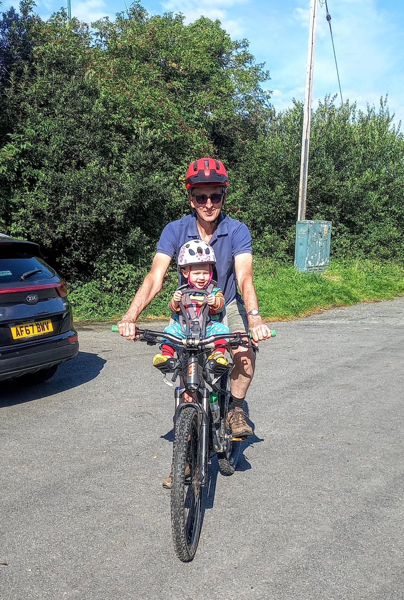 Twofer.

As well as hardtail MTBs we also hire kids bikes, child seats and trailers, and we can deliver to your location. 

Drop us a line to book.

#bikehire #funforallthefamily
#Wales