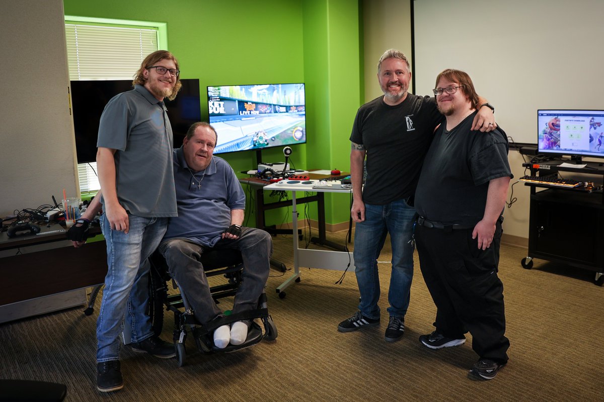 WFEngaged's tweet image. Our chief medical officer, Erik Johnson, spent the past few days working with the Independence Center crew in Colorado Springs putting on an adaptive gaming clinic for their program! The clinic was a huge success and the first of many to come! #a11y #xboxadaptivecontroller