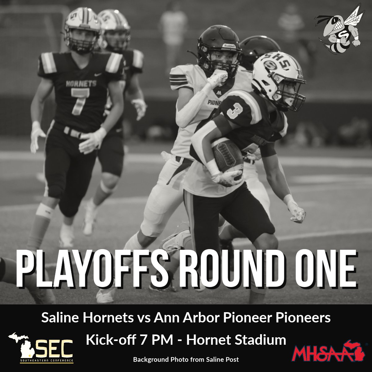 SalineFootball's tweet photo. The MHSAA Playoffs start TONIGHT! District round one against @A2_Pioneers_FB Hosted by @SalineAthletics 

Live Stream by @SalineLiveVideo - https://t.co/YiKsmn9Jzy

Tickets - CASHLESS and NO PASSES - https://t.co/4hswcTfpqy 

MHSAA Playoff Brackets - https://t.co/5QLFHz4gds https://t.co/l7zNrt3aXs