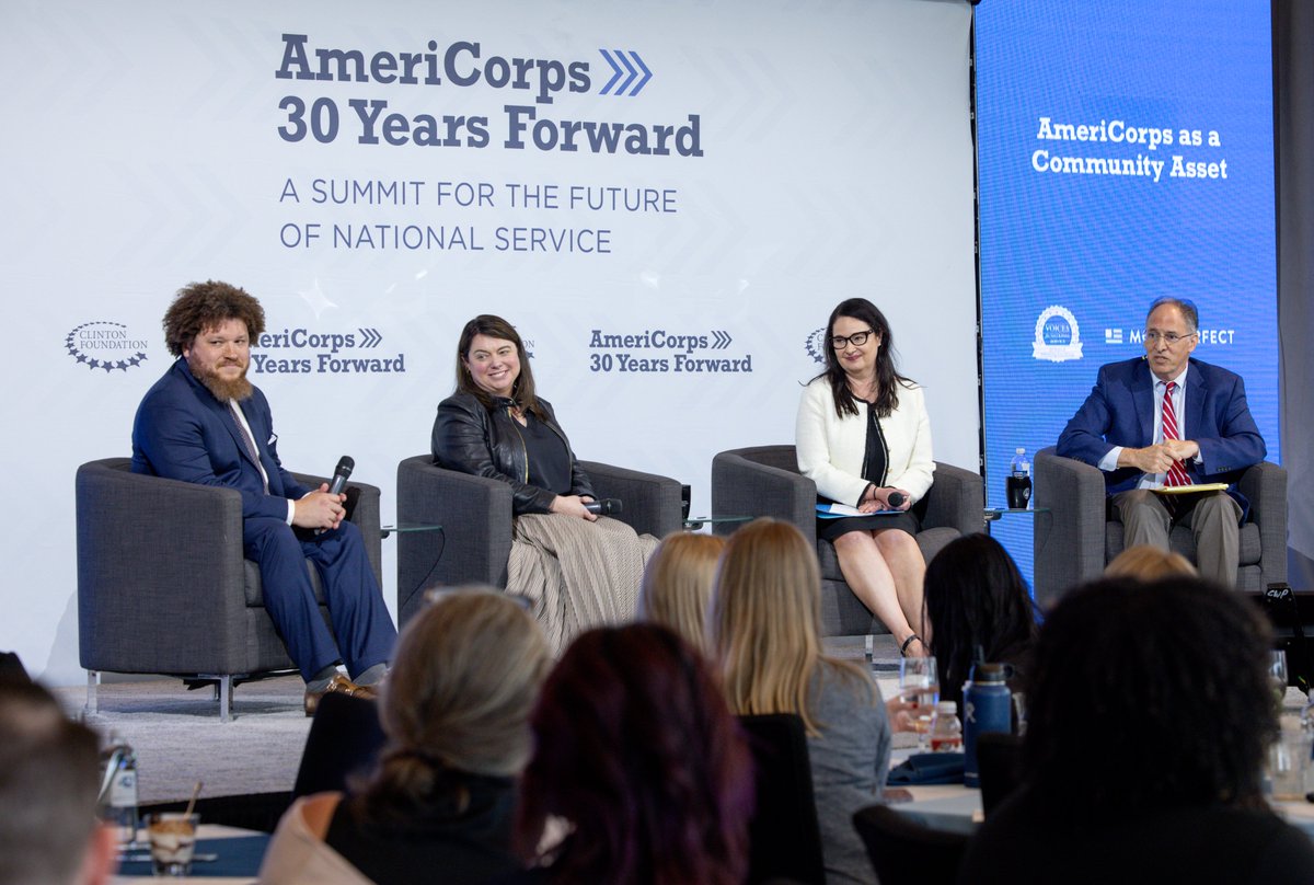 AmeriCorps's tweet photo. Thank you, President @BillClinton, @ClintonFdn, and #NationalService champions for celebrating our 30th anniversary today! We're grateful for your support of our programs, members, @AmeriCorpsSr volunteers, and alums. Continue celebrating #AmeriCorps30: https://t.co/WLpEb1iNPS https://t.co/L6sO1nPvKA