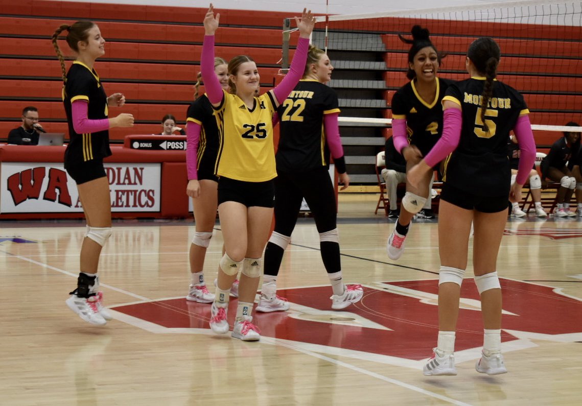 MontourGirlsVB's tweet image. WPIAL PLAYOFF UPDATE‼️

We’re heading back to Hampton HS tomorrow to face #1 seed Hampton in the WPIAL quarterfinals. Game time is 1:30 PM. Cancel your Saturday afternoon plans and get your tickets here - gofan.co/app/school/PA6…

Let’s gooooooo 💪🏻🏐