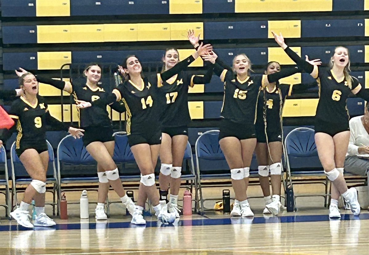 MontourGirlsVB's tweet image. WPIAL PLAYOFF UPDATE‼️

We’re heading back to Hampton HS tomorrow to face #1 seed Hampton in the WPIAL quarterfinals. Game time is 1:30 PM. Cancel your Saturday afternoon plans and get your tickets here - gofan.co/app/school/PA6…

Let’s gooooooo 💪🏻🏐