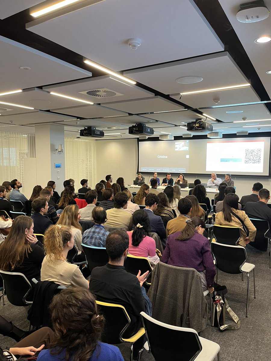 BecUE16's tweet photo. ¡Gracias a todos por acompañarnos ayer en nuestra sesión de bienvenida! Para continuar al día de nuestros eventos y actividades, no olvides registrarte https://t.co/dU1GzrtqCV 

¡Gracias a la @UDAreper , @yasemoseuropeos @AeficeUE  @Europarl_ES por vuestra participación! https://t.co/8QOS0Ac2wr