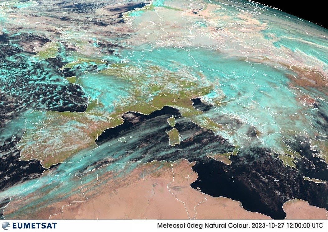 WetterKontor's tweet photo. #Wetter: Das #Wolkenpaket über #Frankreich erreicht in der #Nacht mit Regen den Südwesten #Deutschlands. Fast wolkenlos über der #Poebene: https://t.co/kyjgL3w7RU https://t.co/ID3k2vangK https://t.co/zWdeYXHlvD