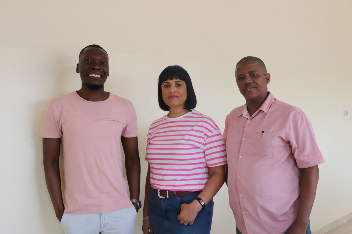 Ombudsman_Offna's tweet photo. PINK FRIDAY! October is breast cancer awareness month.  According to the CAN, breast cancer is the most common invasive cancer in women, and the second main cause of cancer death in women, after lung cancer. Today , our staff wore pink in solidarity of breast cancer. https://t.co/wFy0vfcp1r