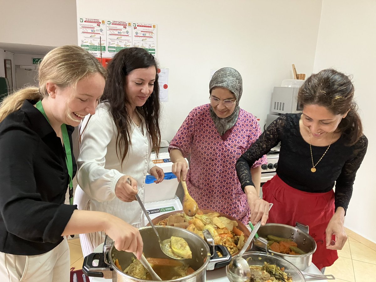 savourant le couscous traditionnel du vendredi avec nos collègues norvégiens et marocaines à l’ambassade. Quelle belle façon de commencer le week-end.@FinEmbMorocco @norwayinrabat