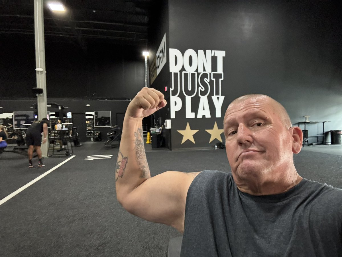 jimbo_roberto's tweet photo. #flexfriday #dontjustplay #Per4orm #LFG #finsassin approved #FinsUp @PER4ORM 💪🏻💪🏻 https://t.co/A7djQOQROZ