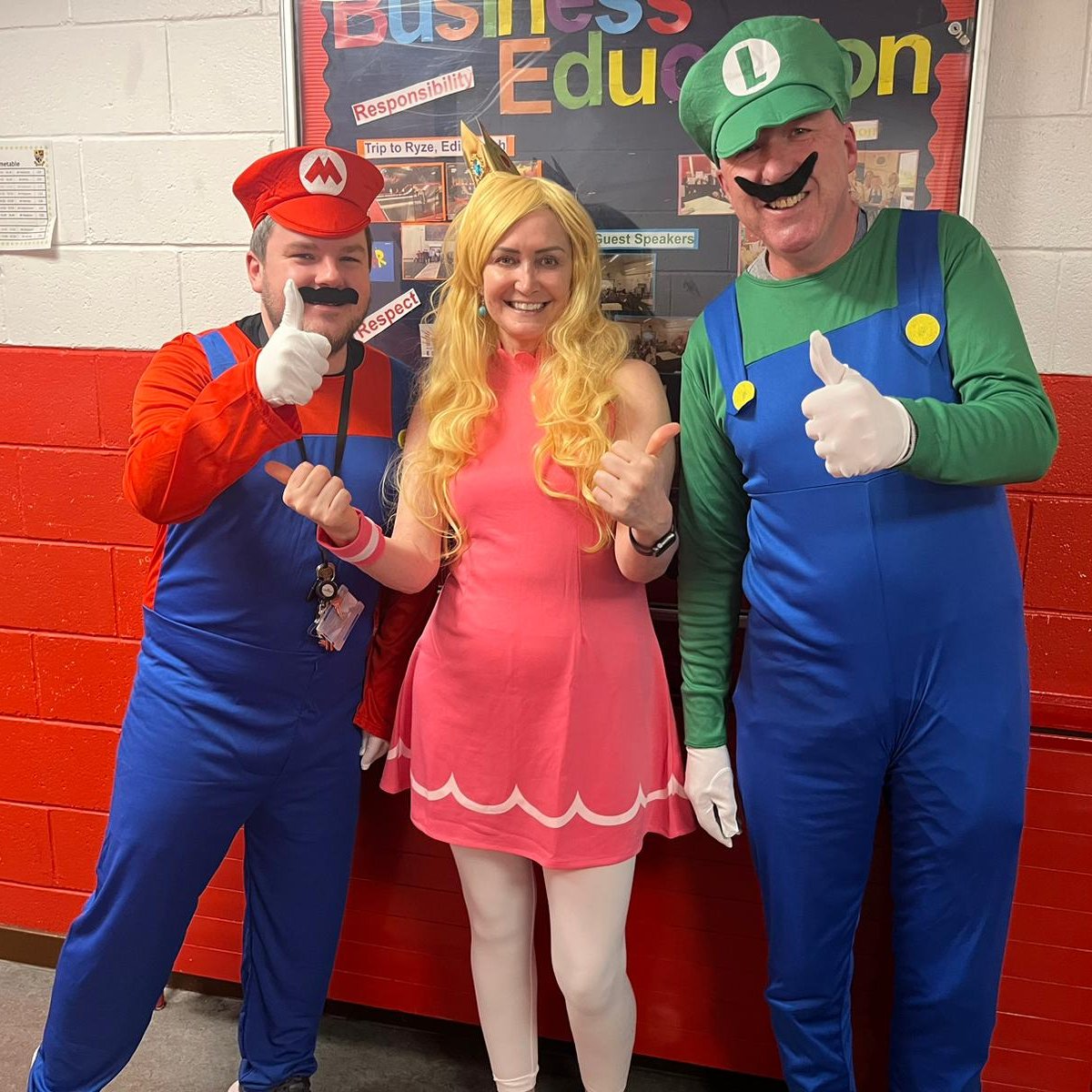 LochgellyHS_BEd's tweet photo. Just a normal day at the chalkface for our LHS Bus Ed team... https://t.co/jfh3kDFIWz