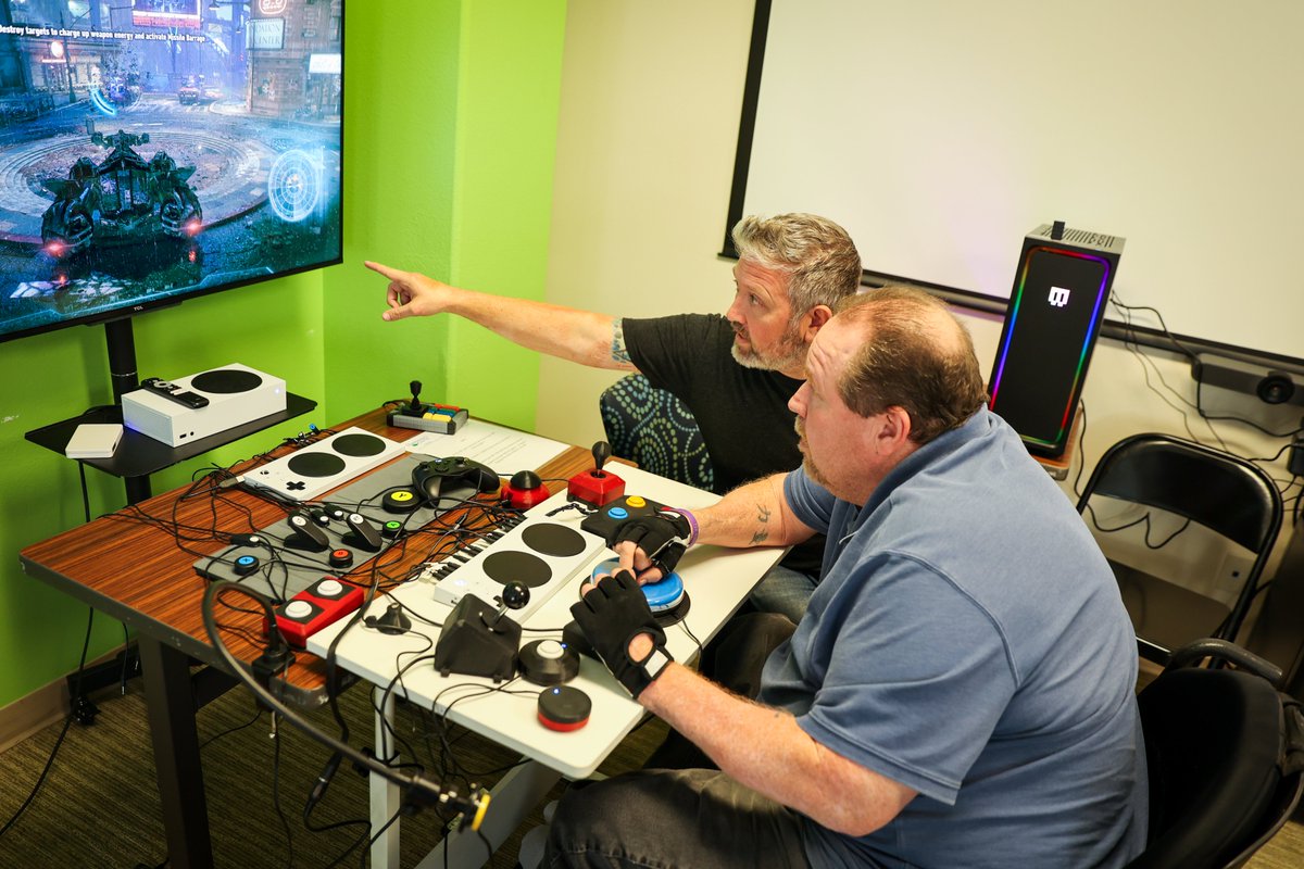 WFEngaged's tweet image. Our chief medical officer, Erik Johnson, spent the past few days working with the Independence Center crew in Colorado Springs putting on an adaptive gaming clinic for their program! The clinic was a huge success and the first of many to come! #a11y #xboxadaptivecontroller
