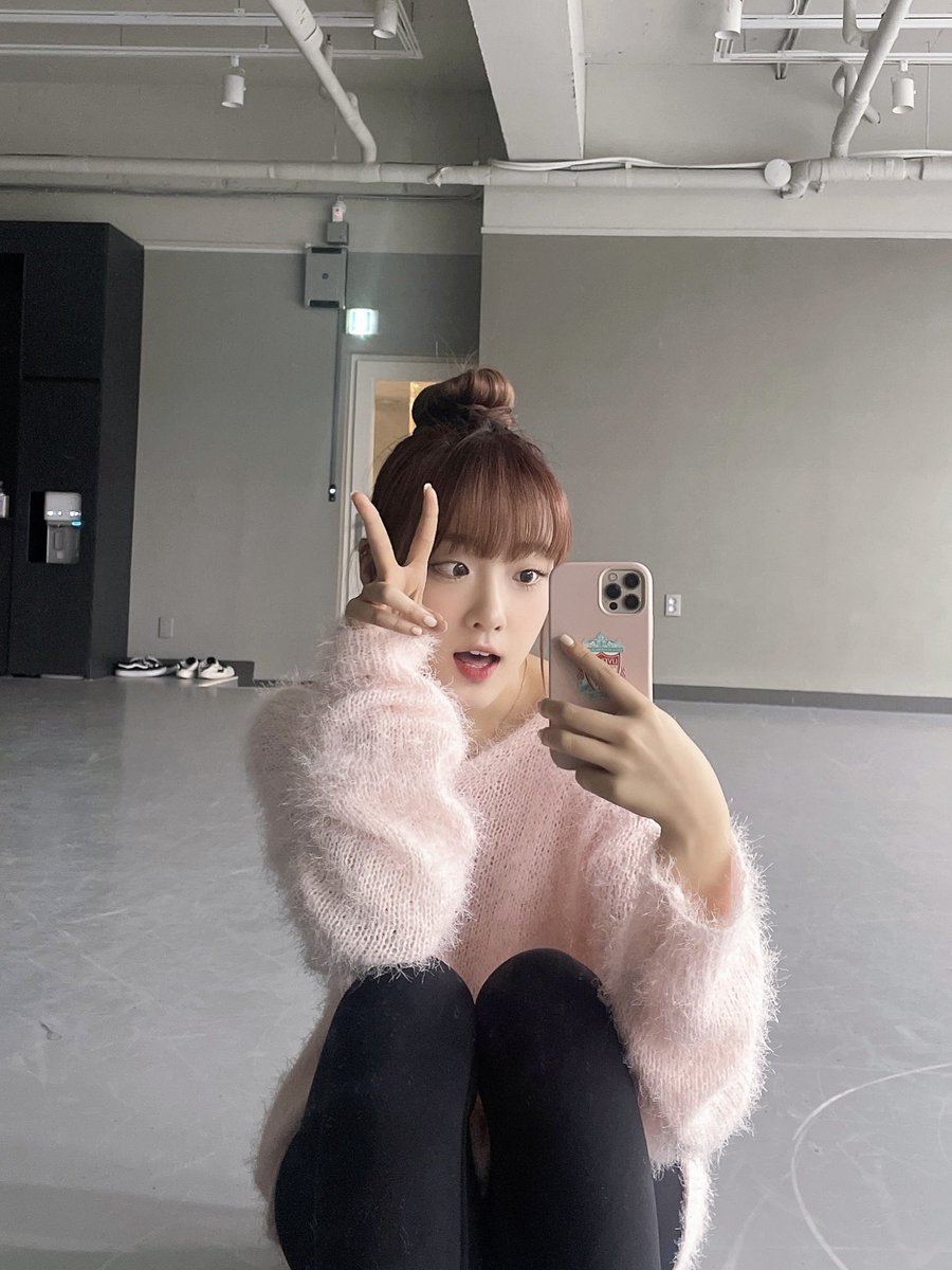 cignature_J9's tweet photo. 금요일에 같이 놀아줘서 고마워 💗💗

#cignature #시그니처 #CHLOE #클로이 https://t.co/bWffYfP9ft