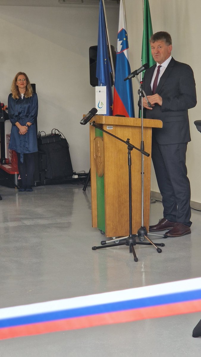 Franc_Bogovic's tweet photo. Na povabilo župana občine Lenart Janeza Krambergerja smo se s poslanskimi kolegi iz @EPPGroup udeležili otvoritve nove centralne čistilne naprave v Lenartu. 5,6 mio € vredna investicija je bila 50 % sofinancirana s strani ESRR.👍#EPPCohesionMonitoring @RomanaTomc https://t.co/w1C49aGMtF