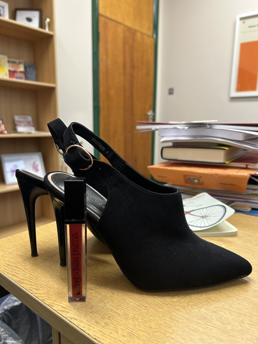 Eavanmac's tweet image. Graduation take two ready 👠 💄 @PsychologyMIC #Class2023