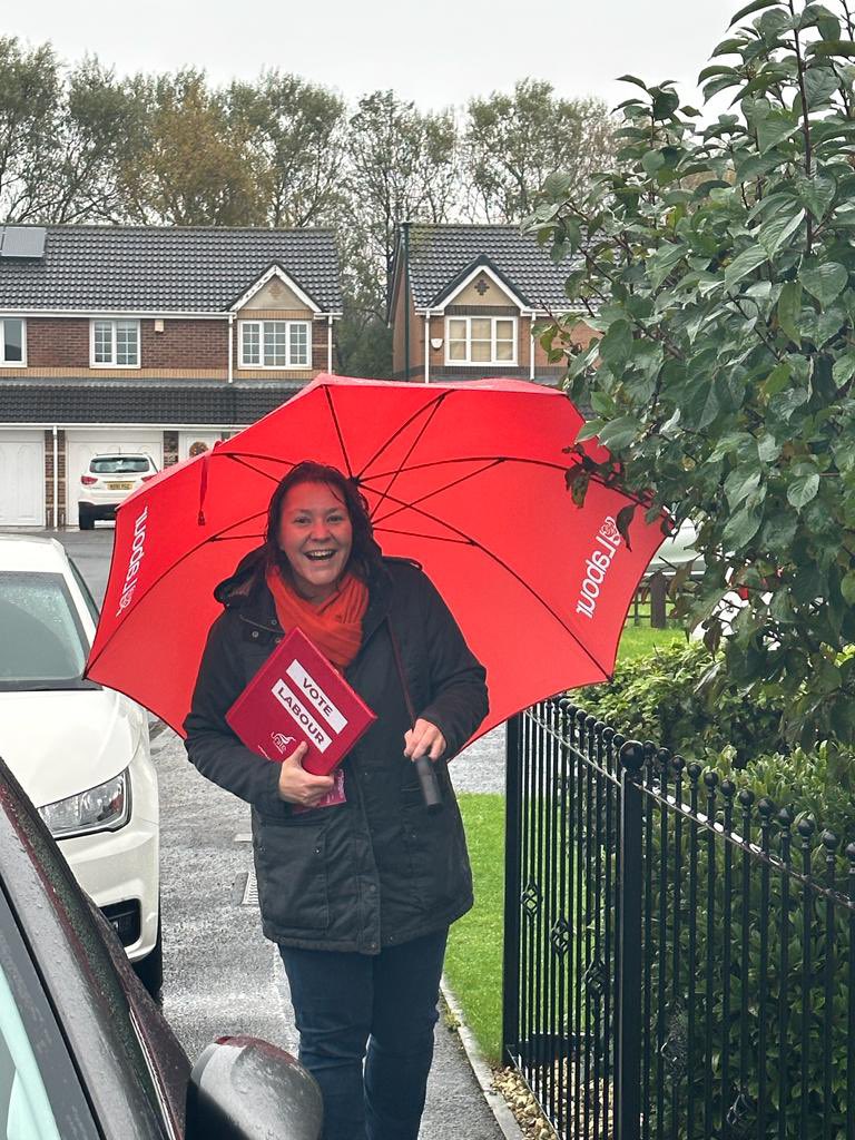 annaturley's tweet photo. It’s been a great week of campaigning across the patch this week, despite the rain! Lovely to chat to so many people in Wheatlands, West Dyke and Grangetown! Thanks to everyone who spoke to us!
🌹❤️🙏☔️ https://t.co/msRYjuZjgb