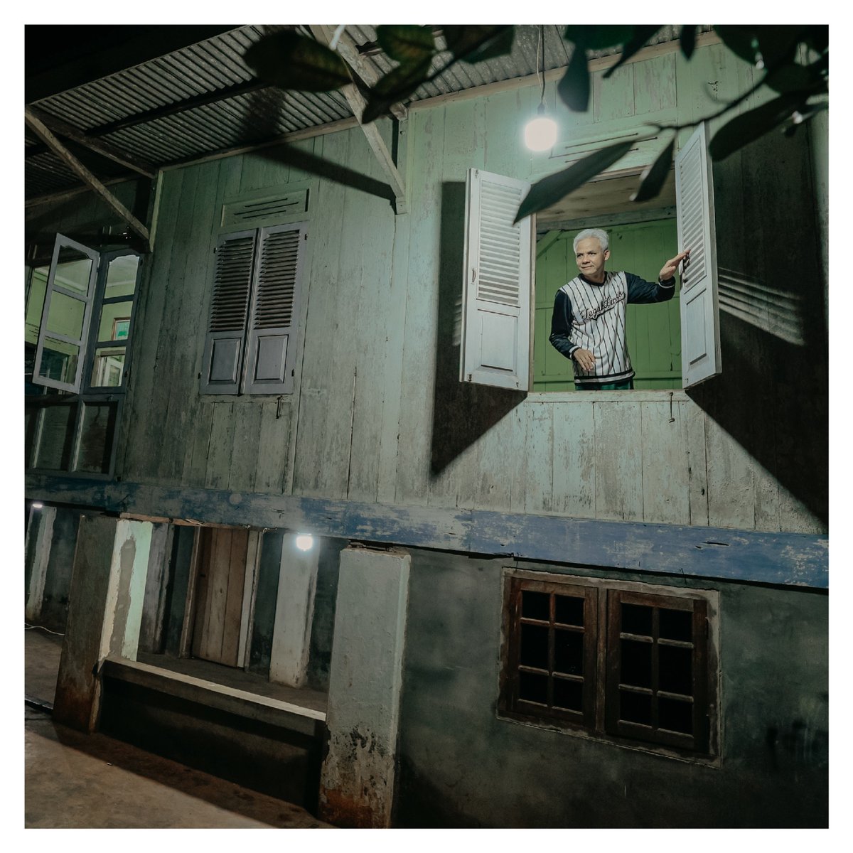 ganjarpranowo's tweet photo. Malam istimewa di rumah dan obrolan yang penuh cinta. Terimakasih saudara-saudaraku warga Lampung. Sehat dan bahagia selalu ya. https://t.co/LGnVTAgDP0