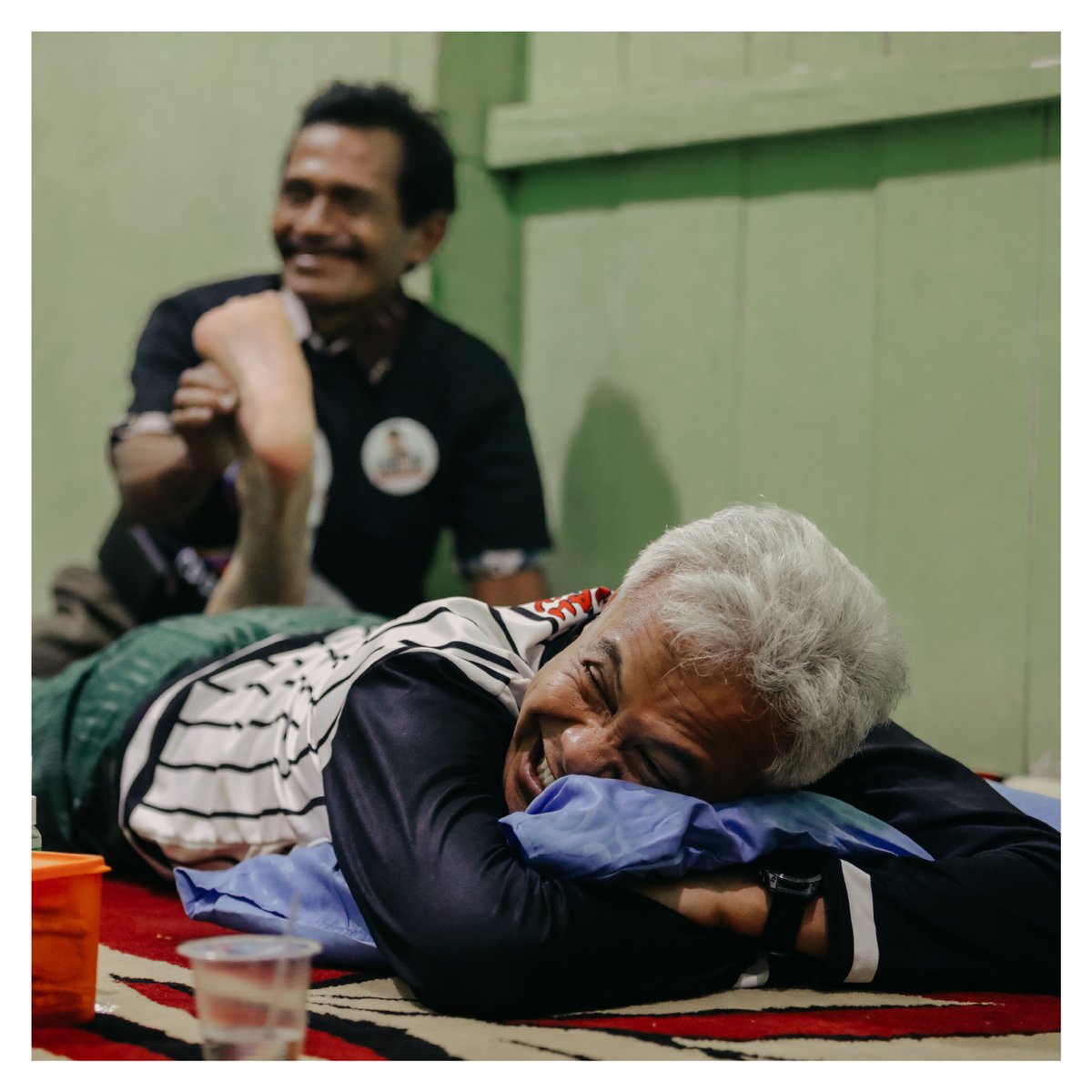 ganjarpranowo's tweet photo. Malam istimewa di rumah dan obrolan yang penuh cinta. Terimakasih saudara-saudaraku warga Lampung. Sehat dan bahagia selalu ya. https://t.co/LGnVTAgDP0