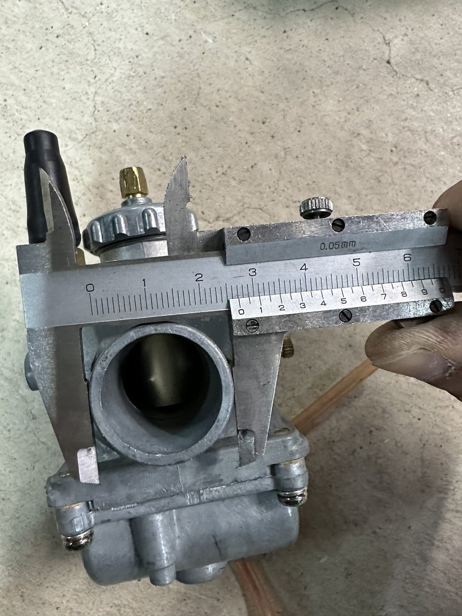 cub20202's tweet photo. 確かガンマ50用に買ったビックキャブが出てきた
確かKSRにポン付けできるはず
確かTZMにもポン付けできるはず
多分新品っぽい

色々と不確かなキャブ、誰か5000円でいかがですか？

#KSR 
#RG50 
#tzm https://t.co/yzhkcs2G19