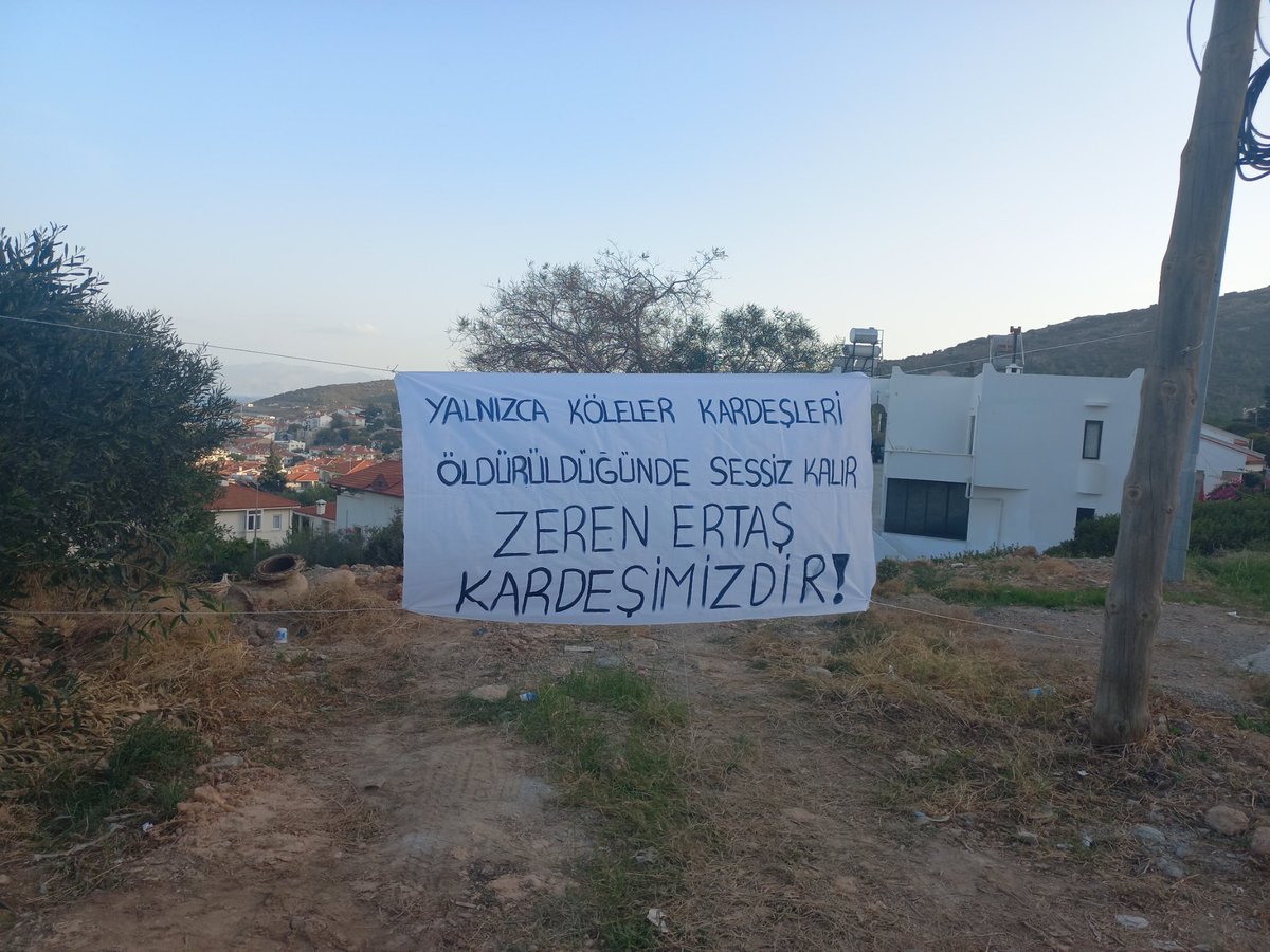 anarsistkurbaga's tweet photo. Yalnızca köleler kardeşleri öldürüldüğünde sessiz kalır. 
Zeren Ertaş Kardeşimizdir!
#ZerenErtaş  #Datça https://t.co/3VUUuEoGSS