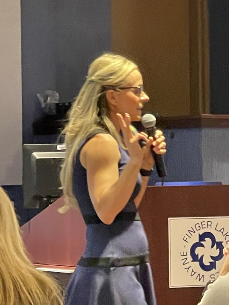 Elizabeth Brown tweet media