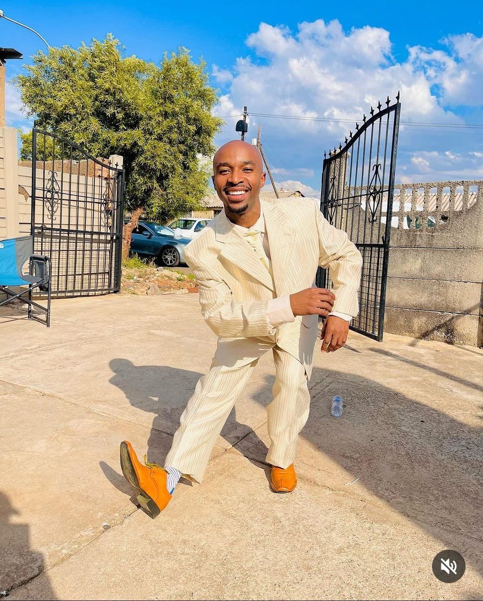 ClixWell's tweet image. No one:

Faf de Klerk at the base of a ruck: