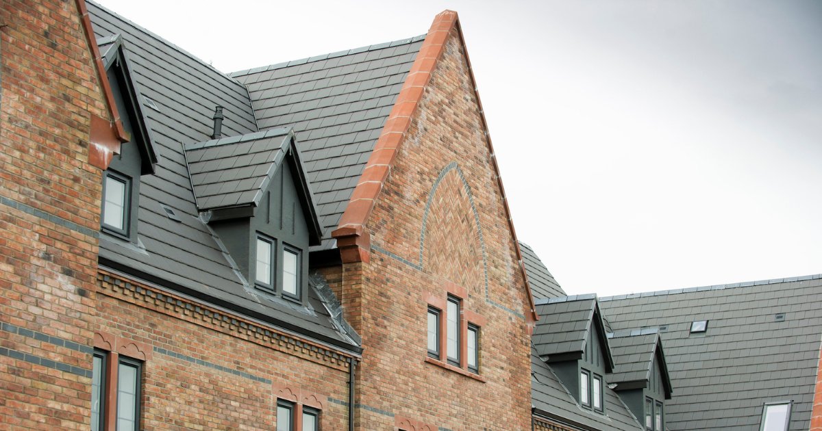 The excitement of the city meets the peace of the suburbs in our Old School Court development 🤝
This luxury development is set on the site of Caldewgate School so we were keen to incorporate features from this historic building. 
Find out more 👉 bit.ly/McKnightRecent…