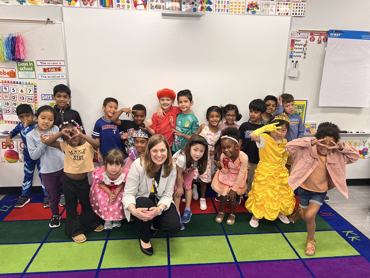 loridrapp's tweet photo. (1/2) It’s Read Across @MemorialSTEM today!  Enjoyed being with Kindergarten classes to read some of my favorite books.  @LewisvilleISD #OneLISD #BetheOne #RappontheRoad Spending time with the Graduating Class of 2036! https://t.co/U4xeSmynRw