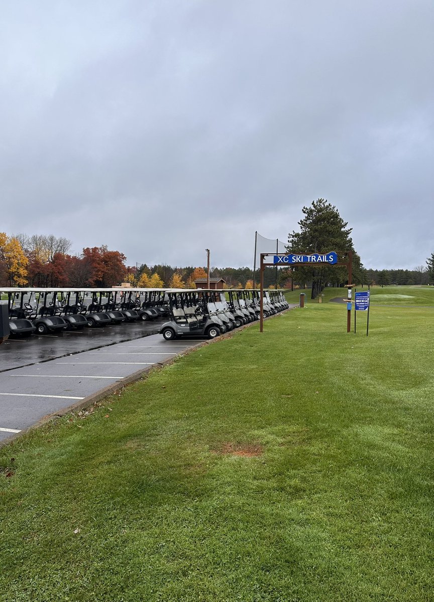 VoyagerGolf's tweet photo. #picaday197 Carts are slowly being taken to their winter homes! Won’t be long until the ski trails are the main attraction! A few more days of golf! https://t.co/arSIJ3xI26