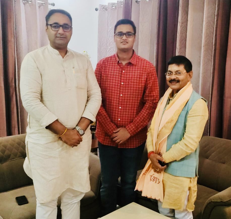 kamalyadav77's tweet photo. हरियाणा भाजपा के संगठन महामंत्री आदरणीय श्री @PhanindranathS3 शर्मा जी का निवास पर आना हुआ। https://t.co/hMK5quIBoK