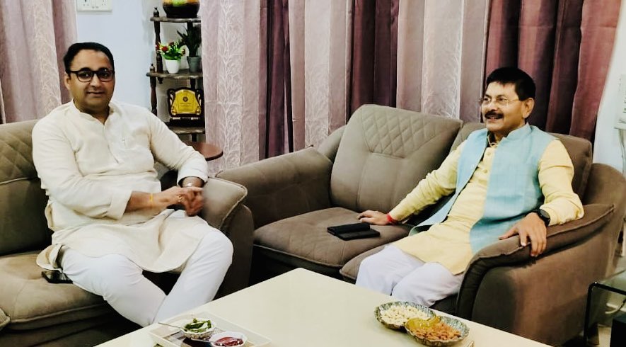 kamalyadav77's tweet photo. हरियाणा भाजपा के संगठन महामंत्री आदरणीय श्री @PhanindranathS3 शर्मा जी का निवास पर आना हुआ। https://t.co/hMK5quIBoK