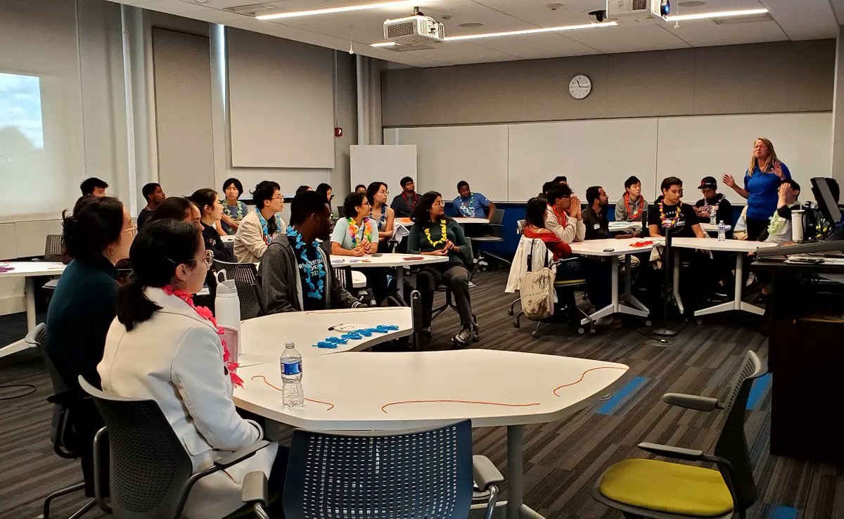 Our Fall semester outreach programs @PennEngineers are off to a great start! This year, I hosted a PD session for undergraduate & graduate students who will facilitate STEM activities with K-12 youth. This year is going to be AWESOME and IMPACTFUL! #stemeducation #outreach #DEI